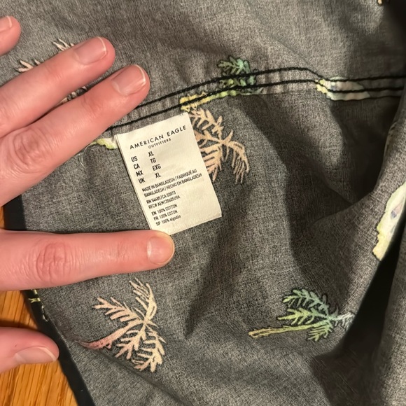 American Eagle Skulls Palm Trees Short Sleeve Button Down Shirt - Picture 6 of 7